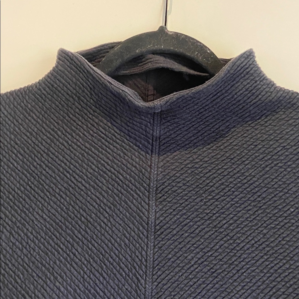 Lululemon On Repeat Mock Neck - Picture 4 of 9